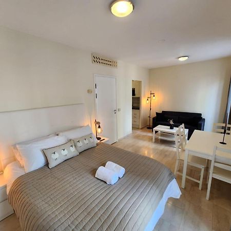 New With Ac Central Suites With Pool Access And Squash Courts! Sleeps Family Or 4 Guests Gibraltar Buitenkant foto