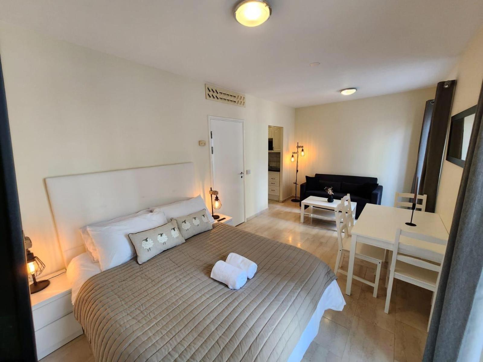 New With Ac Central Suites With Pool Access And Squash Courts! Sleeps Family Or 4 Guests Gibraltar Buitenkant foto