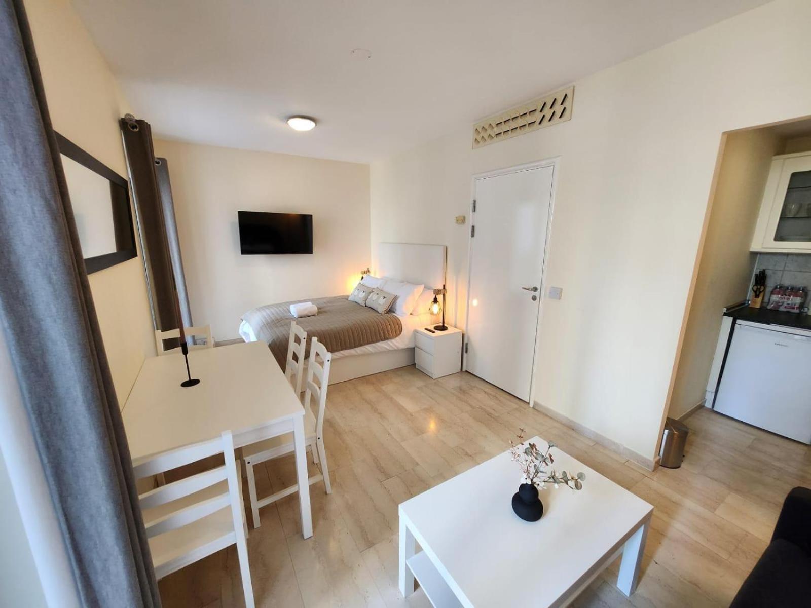 New With Ac Central Suites With Pool Access And Squash Courts! Sleeps Family Or 4 Guests Gibraltar Buitenkant foto