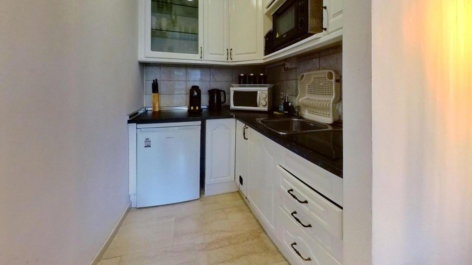 New With Ac Central Suites With Pool Access And Squash Courts! Sleeps Family Or 4 Guests Gibraltar Buitenkant foto