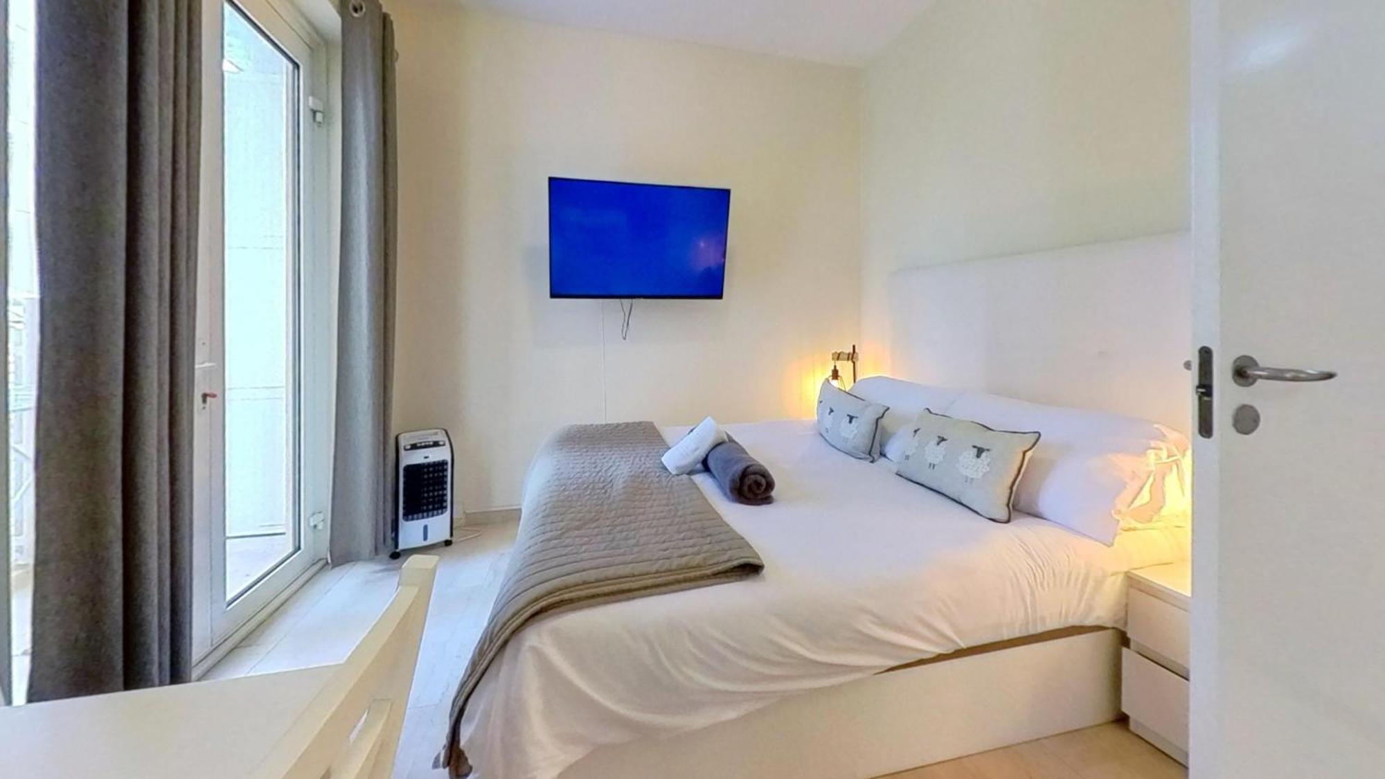 New With Ac Central Suites With Pool Access And Squash Courts! Sleeps Family Or 4 Guests Gibraltar Buitenkant foto